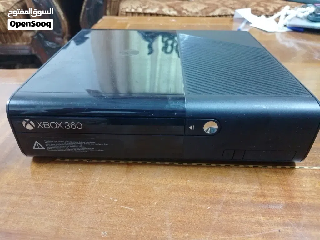 XBOX 360 مستخدم بحاله ممتازه منزل عليها 43لعبه متنوعه ((قابل للتفاوض))