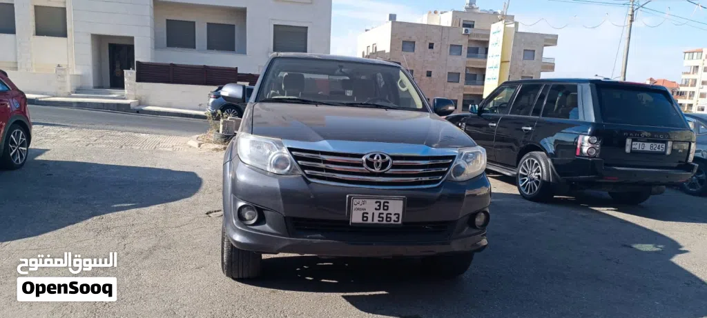 Toyota Fortuner SR5
