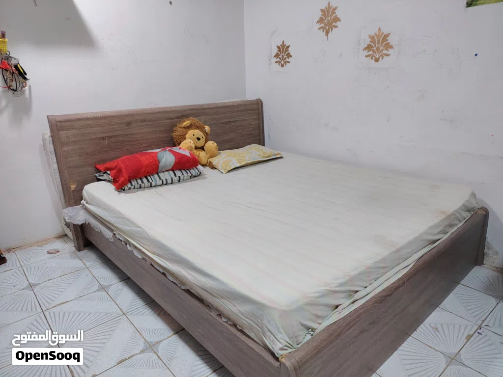 KING SIZE COT WITH BED