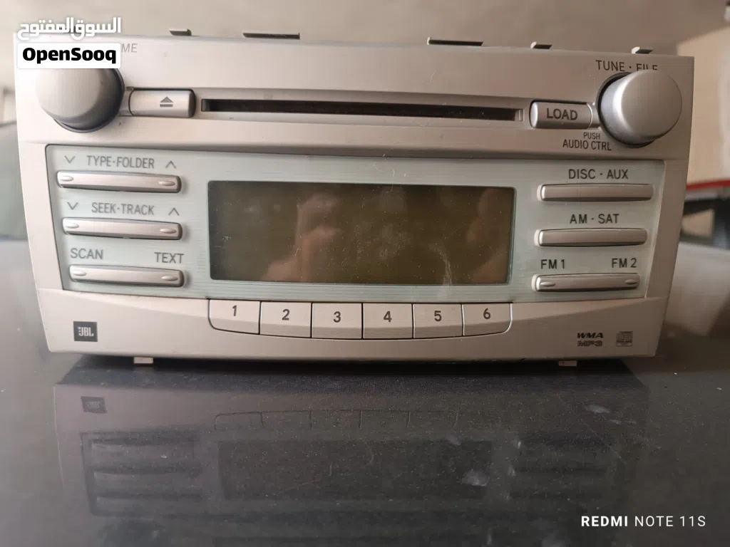 قارئ CD وراديو. بدون شاشه كبيره تويوتا كامري