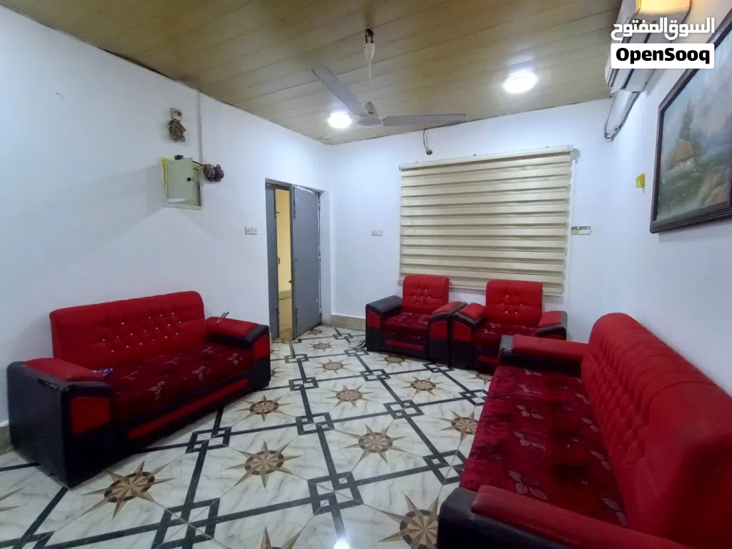 شقة حديثة مؤثثة طابق ثاني ضمن بنايه للإيجار في القبلة تؤجر للشركات و المكاتب و الموظفين والطلبة