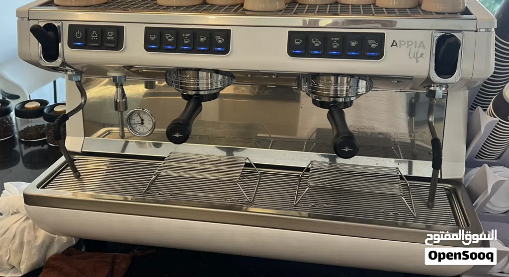 مكينة اسبرسو اتيطالية simonelli abia 2