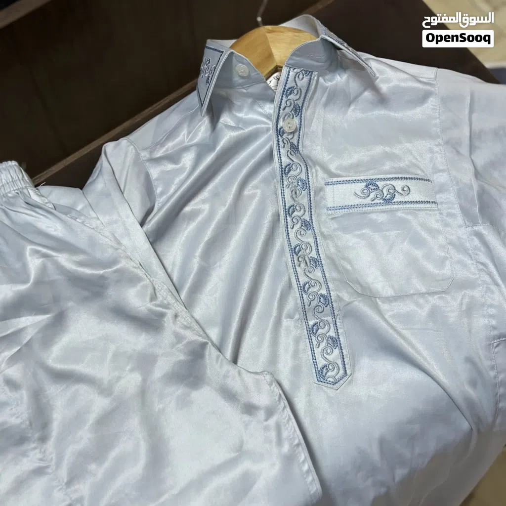 عباية مطرزة
