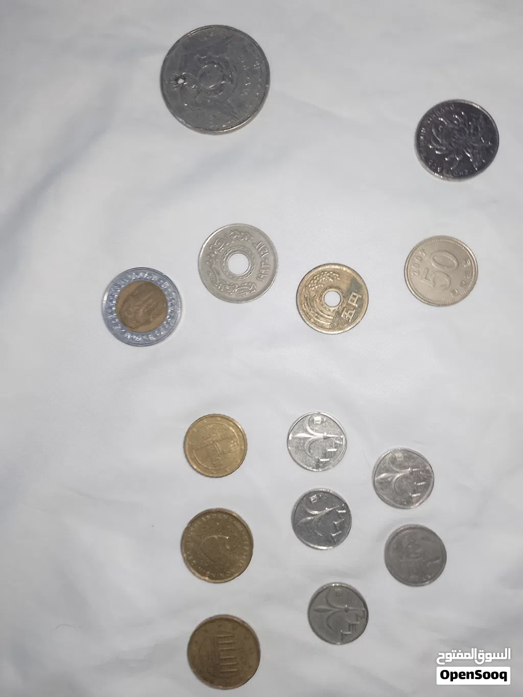 عملات معدنية مشكلة