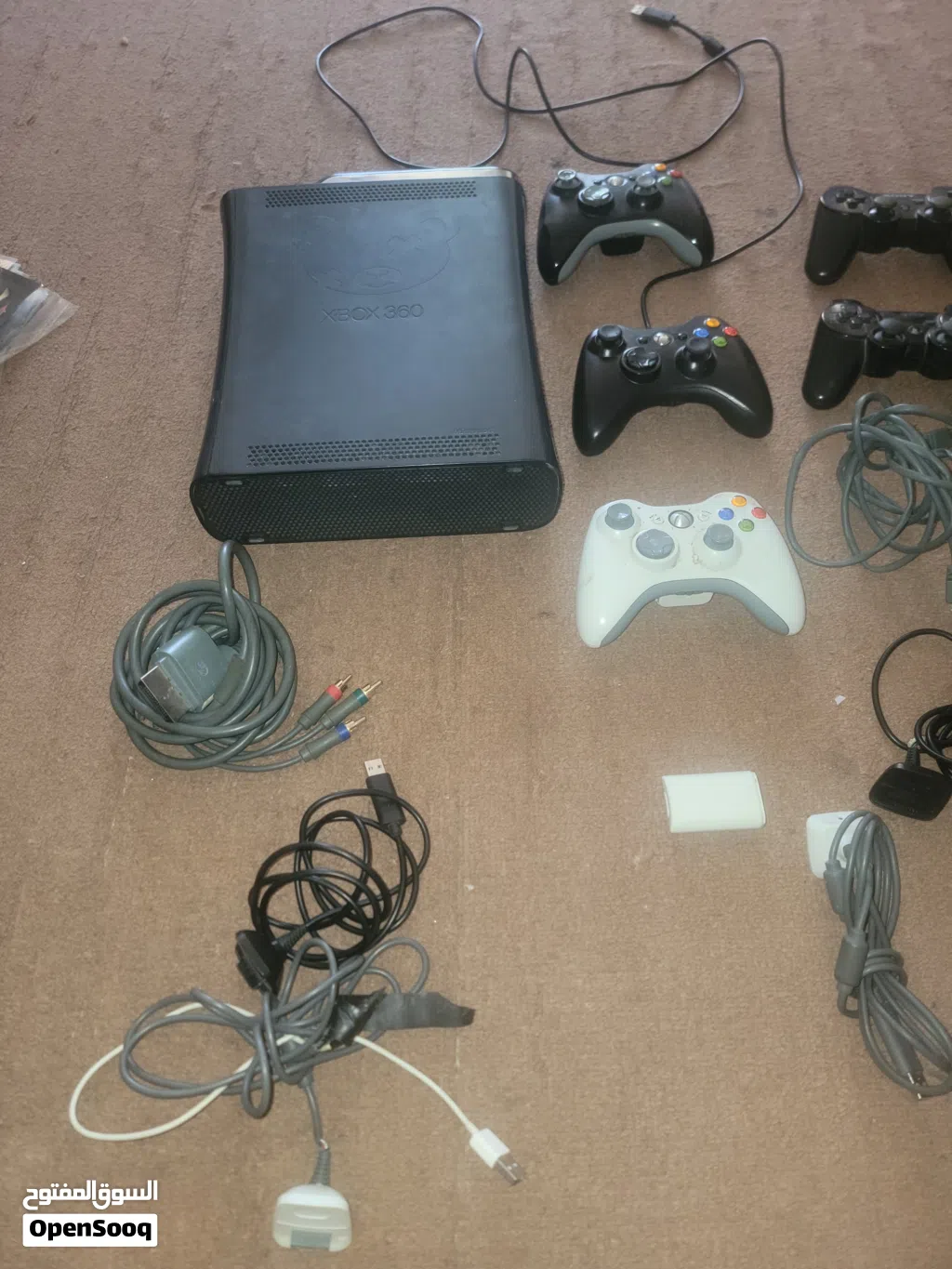 بيع xbox360 مهكر ب 50 دولار او 25 الف ريال قديم.