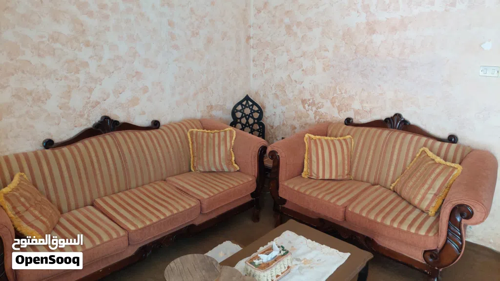 طقم كنب تفصيل 7 مقاعد مع طرابيزات