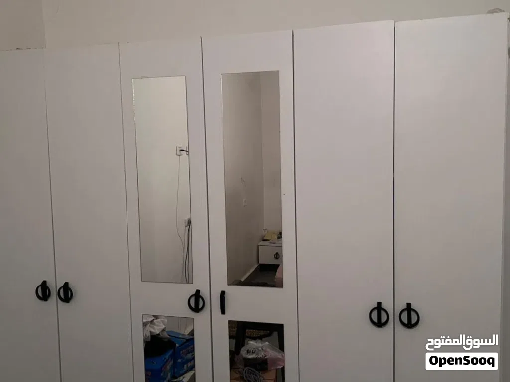 غرفة نوم زوجية بحالة جيدة جداً استعمال خفيف