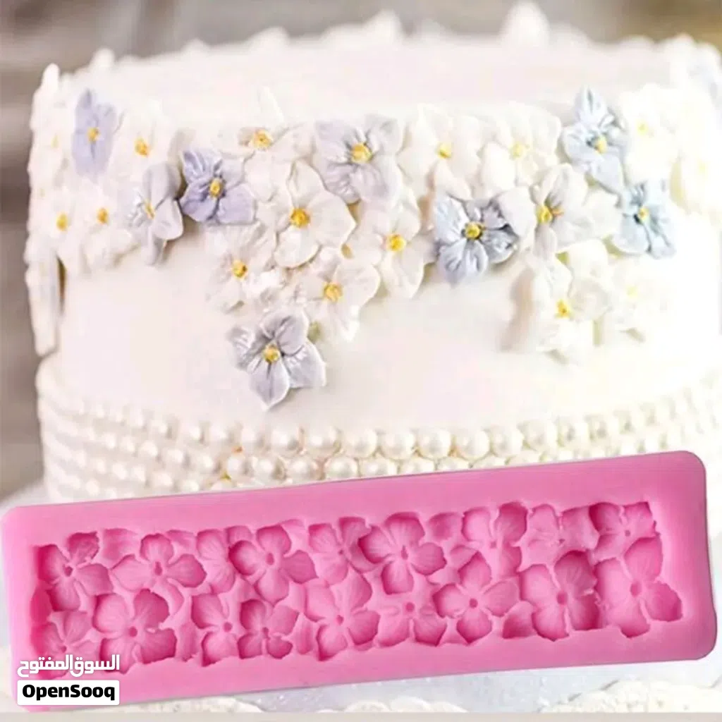 Silicone molds for cake decoration