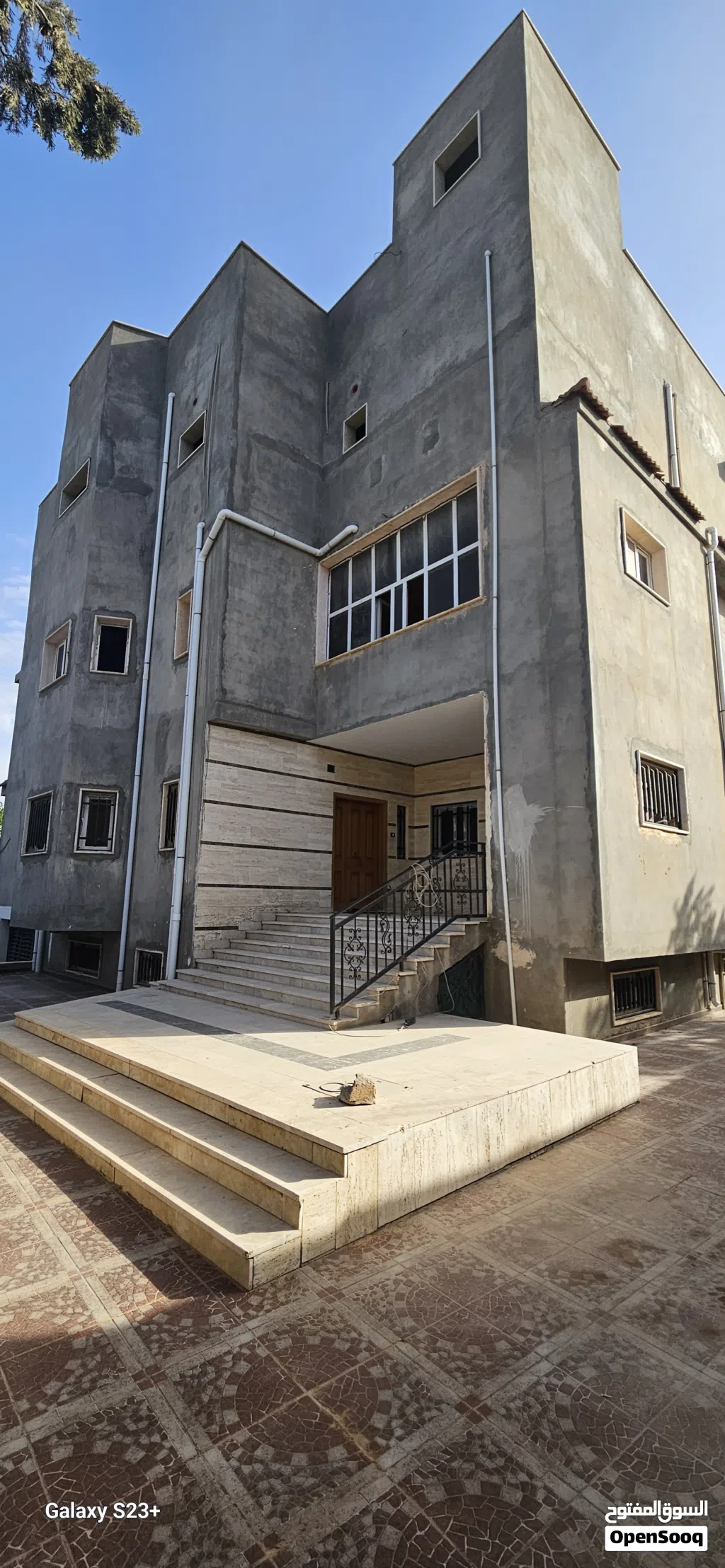 عمارة للبيع ثلاث دوار وريفودجو
