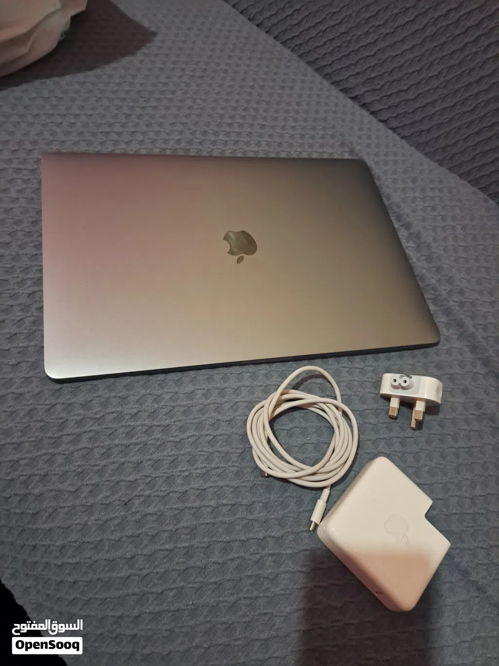 MacBook pro 2018 16gb 512gb i9