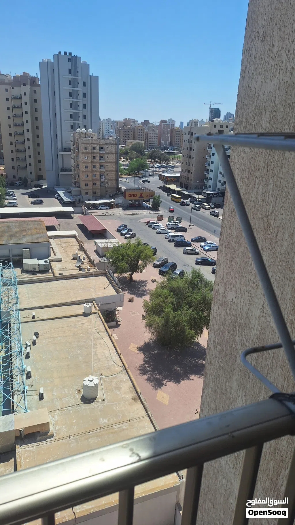مطلوب شخص غير مدخن وعلى خلق لمشاركه سكن لمده شهر