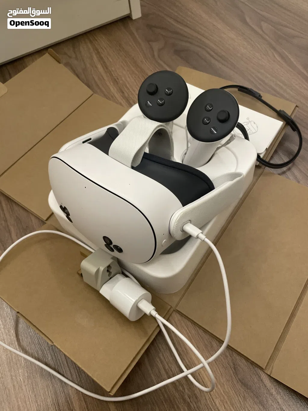 Oculus Quest 3S شبه جديد – استخدام بيع عاجل خفيف + كل الأغراض