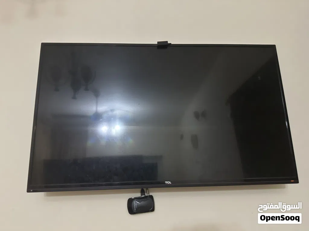 شاشة tcl مو سمارت معها رسيفر