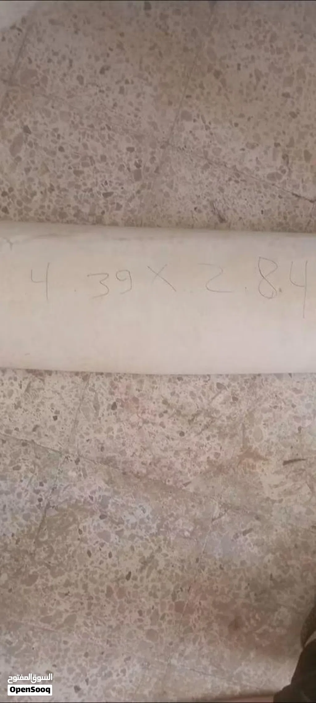 متوفر باركي مستعمل نطيف مقاسه 2.84 × 4.39 المكان طرابلس