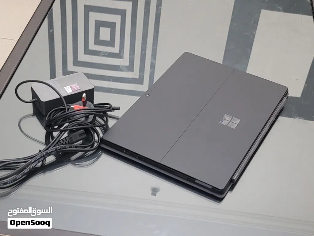 Microsoft Surface Pro 7 (Black) Core i7 - 16gb ram