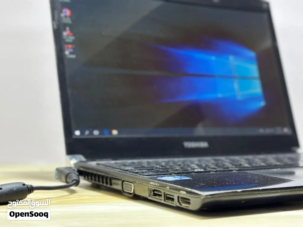 Laptop TOSHIBA Satellite core i5 الجيل السادس بسعر مميز