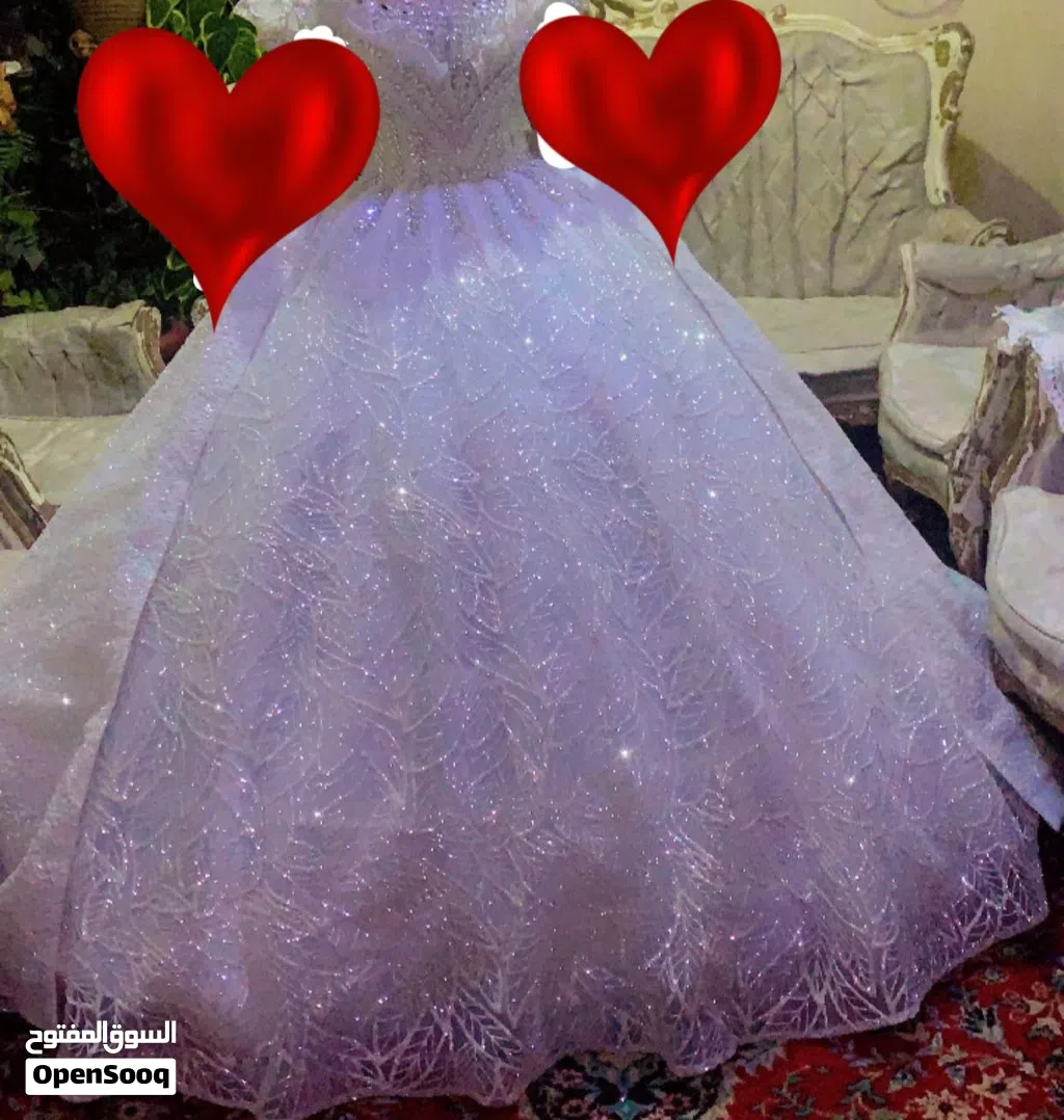 فستان زفاف مع طرحه وشاحط وبرنص