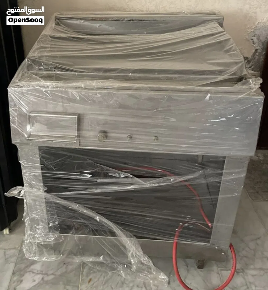 جريل بلاطة عدد 2 و طاولة تطحين ستانلس غذائي و مجلى ستانلس غذائي وغاز ستاتد 3 عيون وهودات 3م