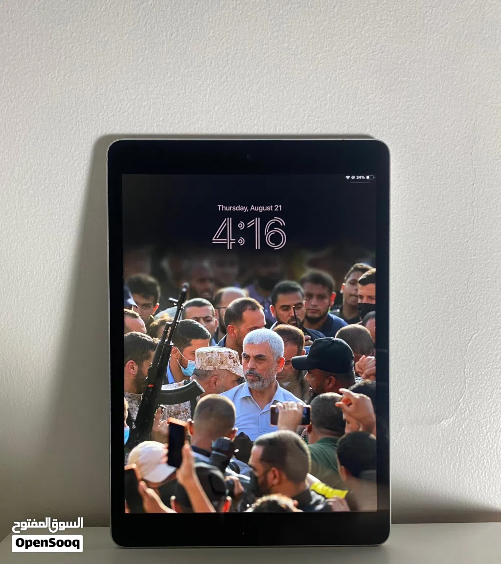 أيباد 9 مساحة 64GB مع ضمان لمدة شهر.