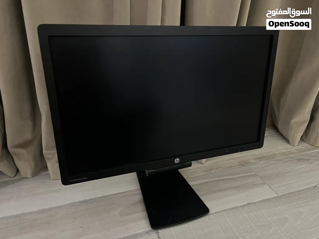 LG LCD monitor شاشة LG LCD للكمبيوتر