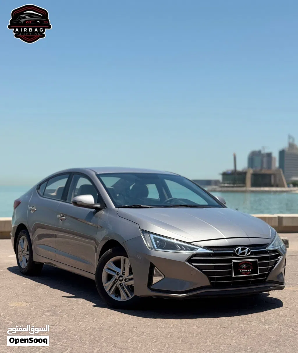Hyundai Elantra Standard