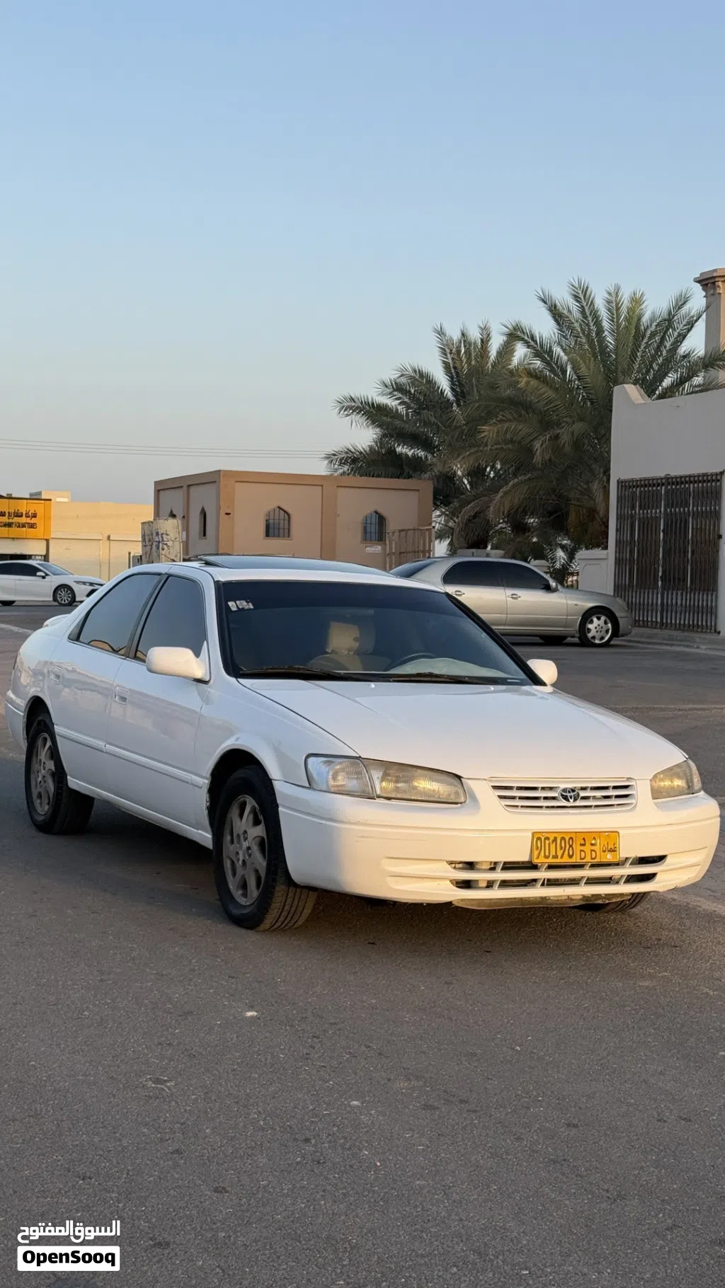 تويوتا كامري XLE