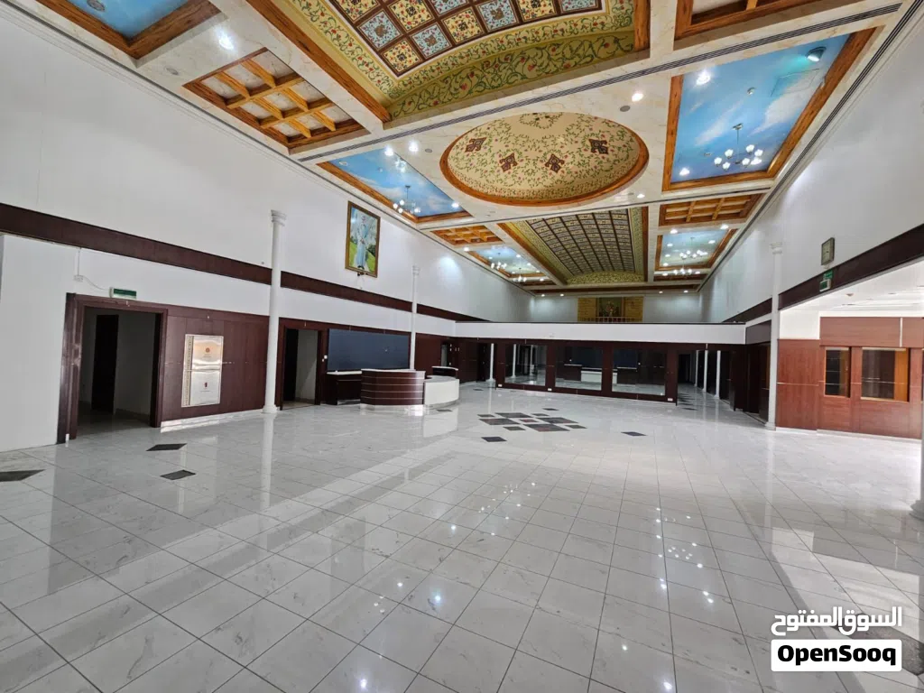 Commercial showroom on the main road in Ruwi معرض تجاري في روي على الشارع العام