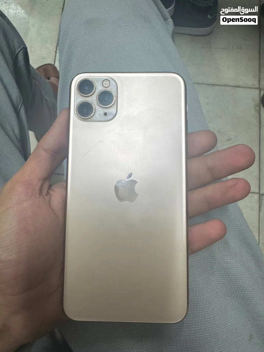 ايفون 11 pro max 64GB ذهبي