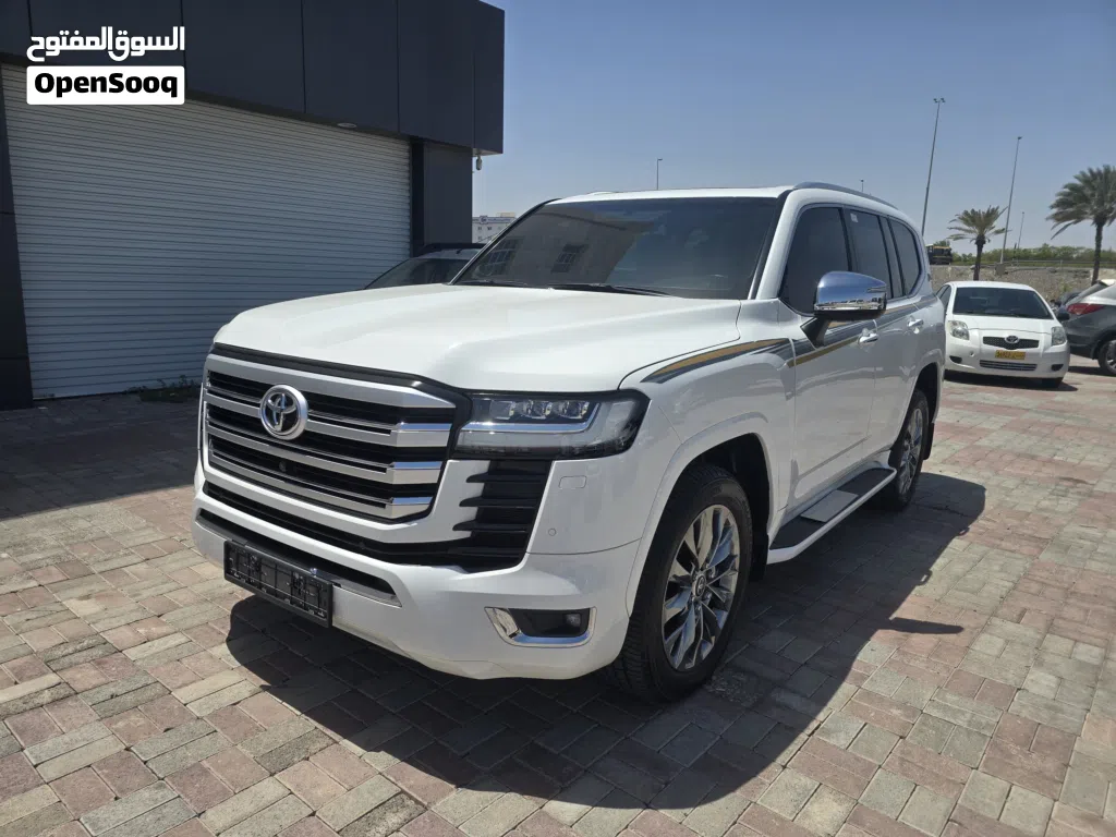 تويوتا لاند كروزر VXR
