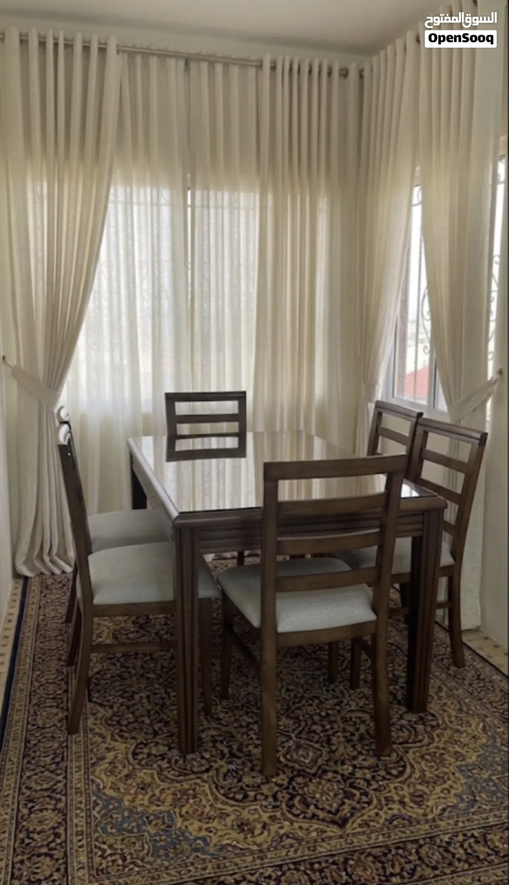 طاولة سفرة جديدة