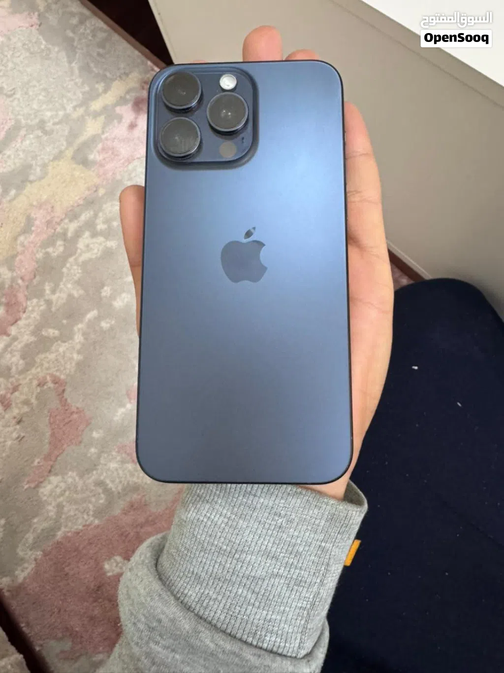 Iphone 15 pro max بحاله ممتازه