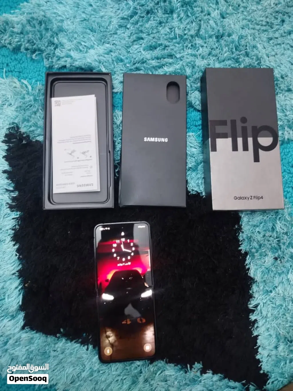Z Flip 4 للبيع شبه جديد استعمال تجربه اسبوعين