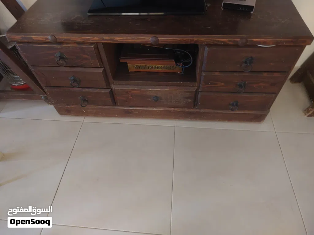 رفوف مع أدرج