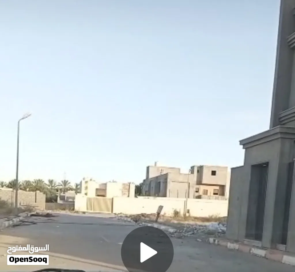 أرض سكنية في مقسم خلف الدبلوماسي مول للبيع. . اقرأ الإعلان اكويس