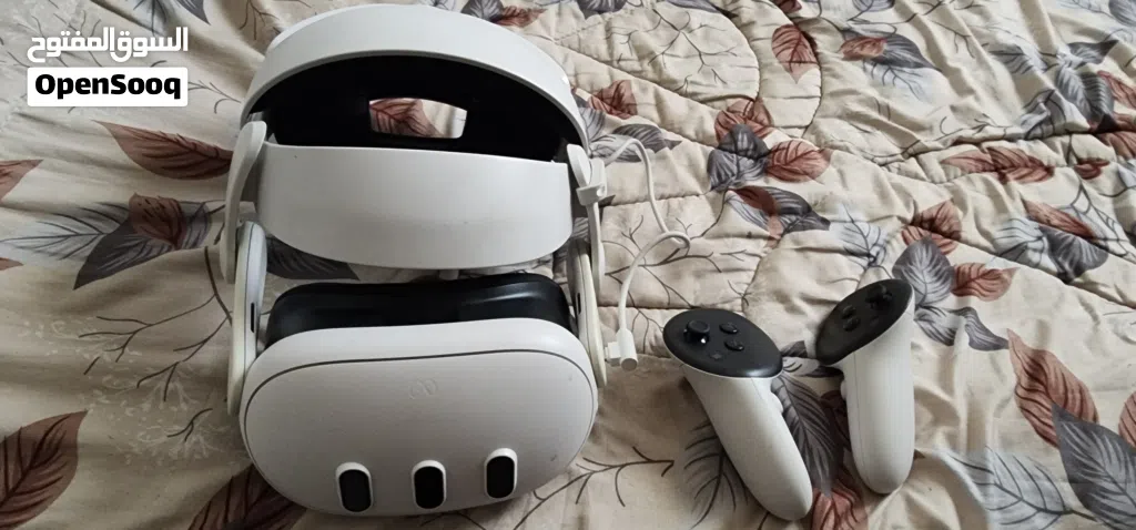 نظاره واقع افتراضي oculus quest 3 مع بطاريه اضافيه بيه مجال