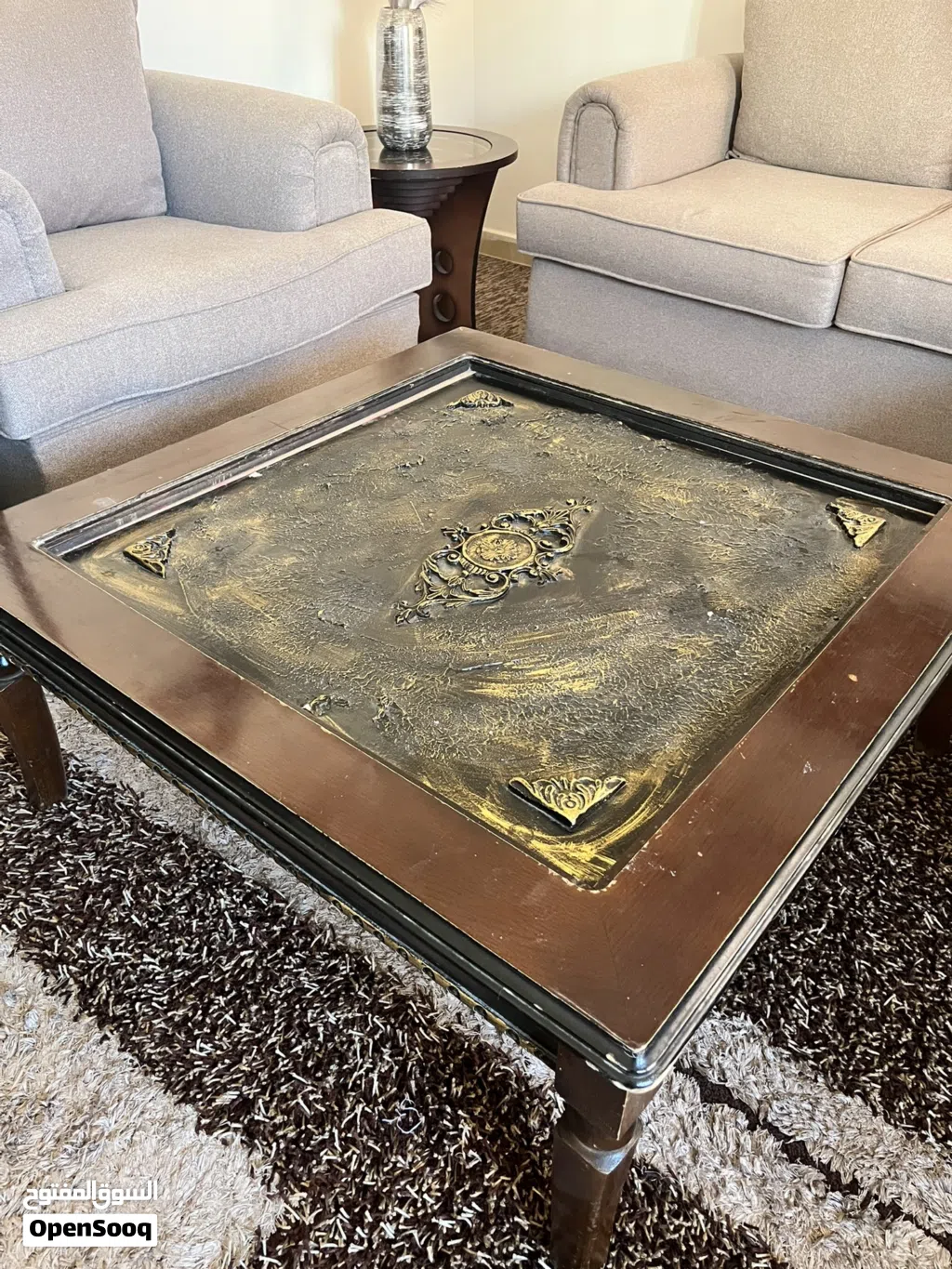 طاولة وسط خشب بدون سطح زجاجي