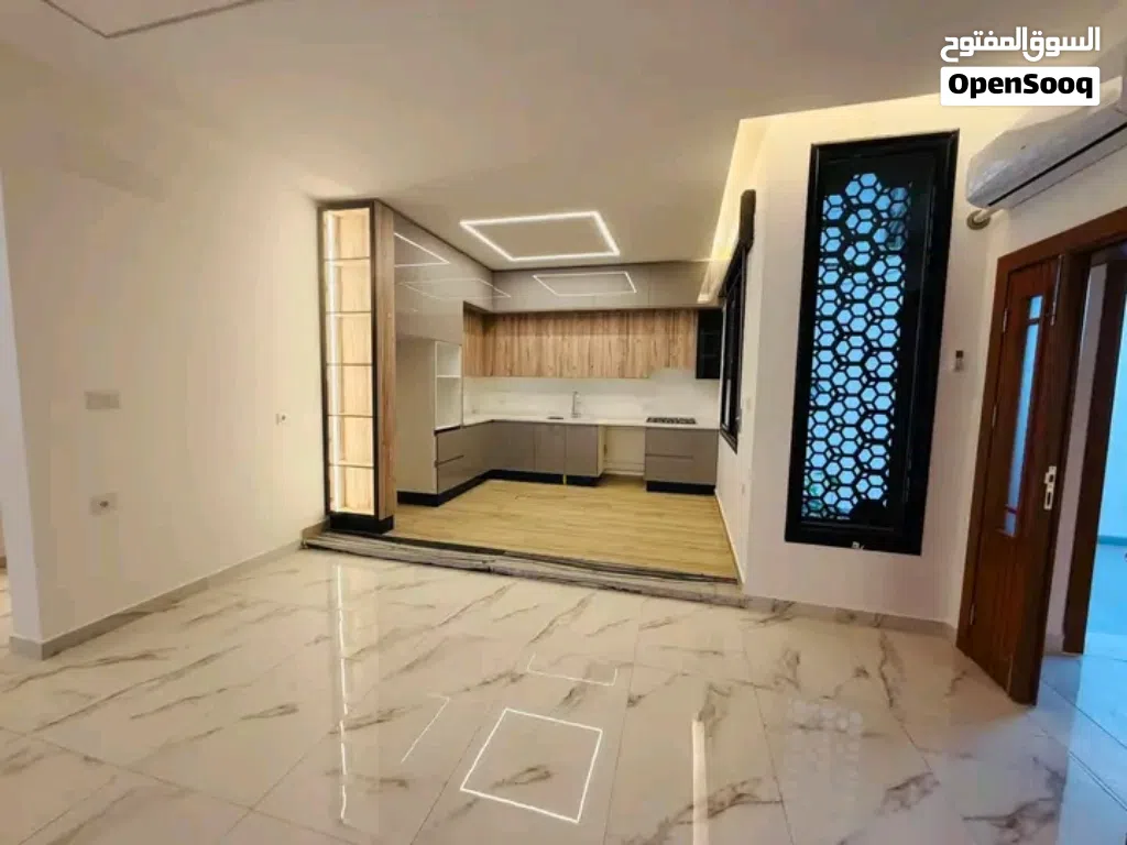 عرض خاص شقه في السراج تشطيب VIb ارضيه بالقراج نظام دور من فيلا إيجار عاايلدت فقط الرجاءقراءة الإعلان