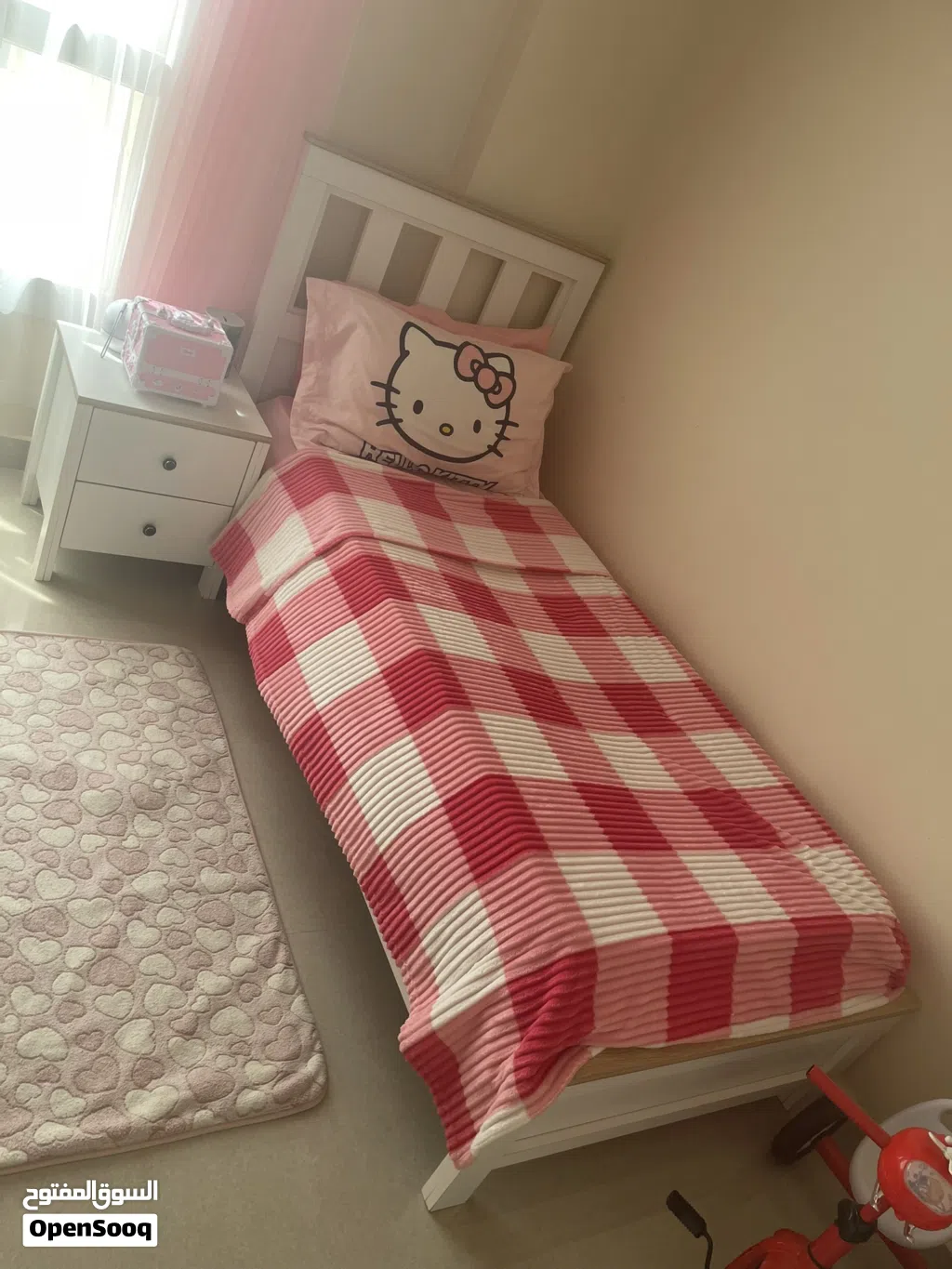 2 سرير مفرد مع كومدينة