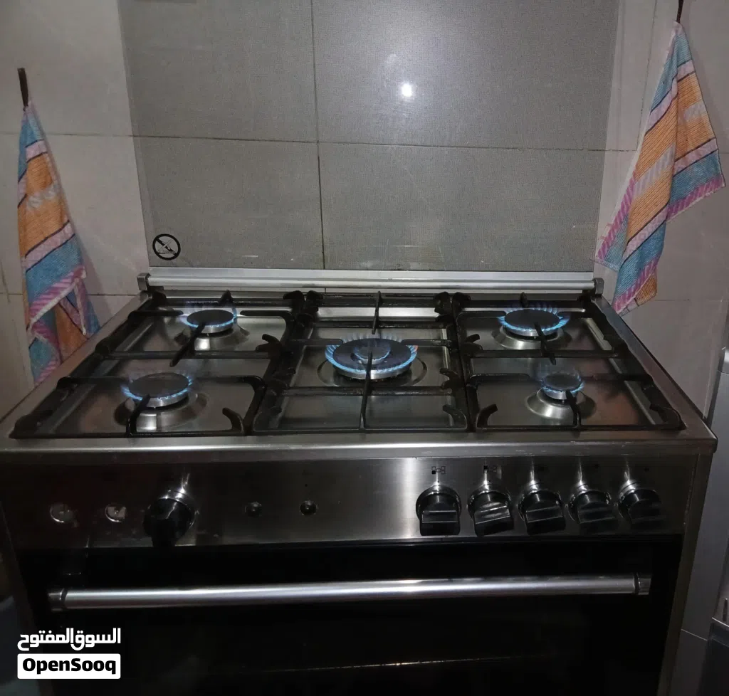 بوتاجاز ايطالى .ماركة لاجيرمانيا 5 شعلة..إشعال ذاتى..فرن..بحالة ممتازة ونظيفة.