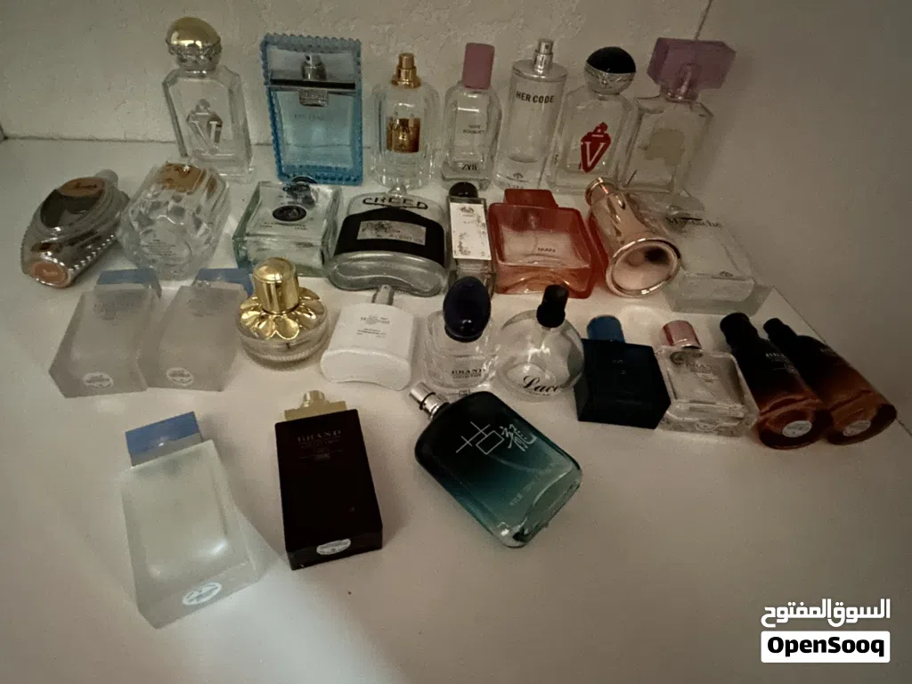 زجاجات / علب عطور فارغة ، منهم اصلي ومنهم تقليد (السعر لكل الي بالصورة)، السعر شامل التوصيل