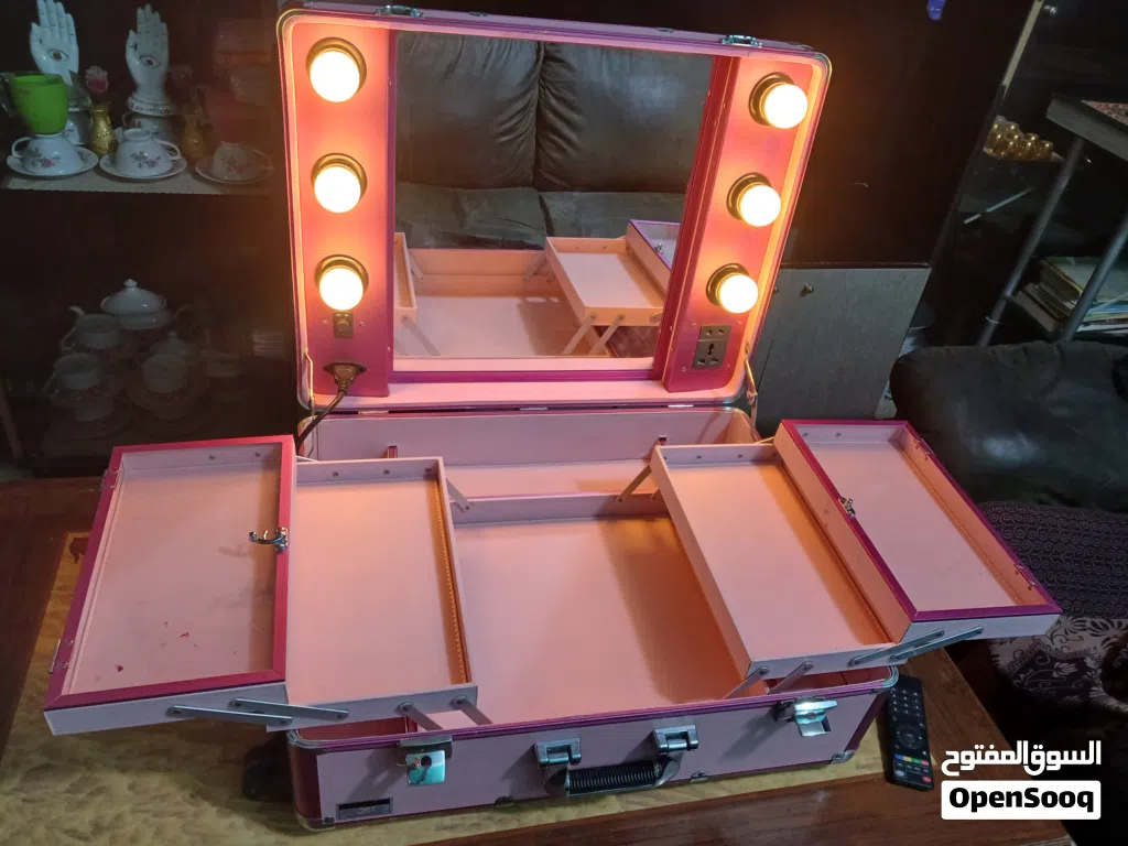 Makeup Vanity Box (trolly)