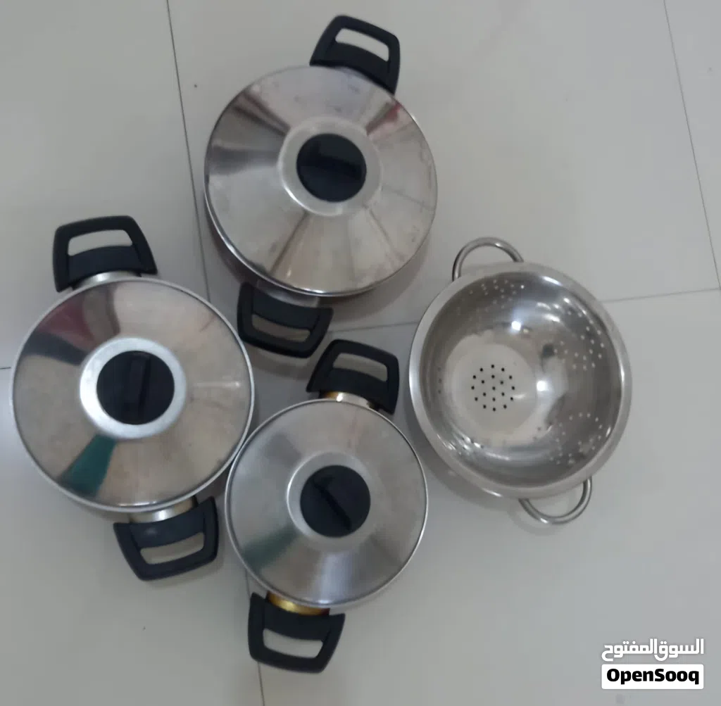 Cooking Pots with free Stainless Steel Colander