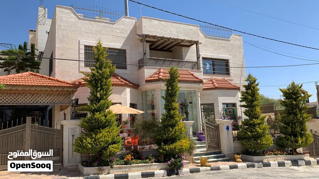 ضاحيه الرشيد فيلا مستقلة مكونه من شقتين كل شقه 250م الارض 500م البناء 500م بسعر مغري