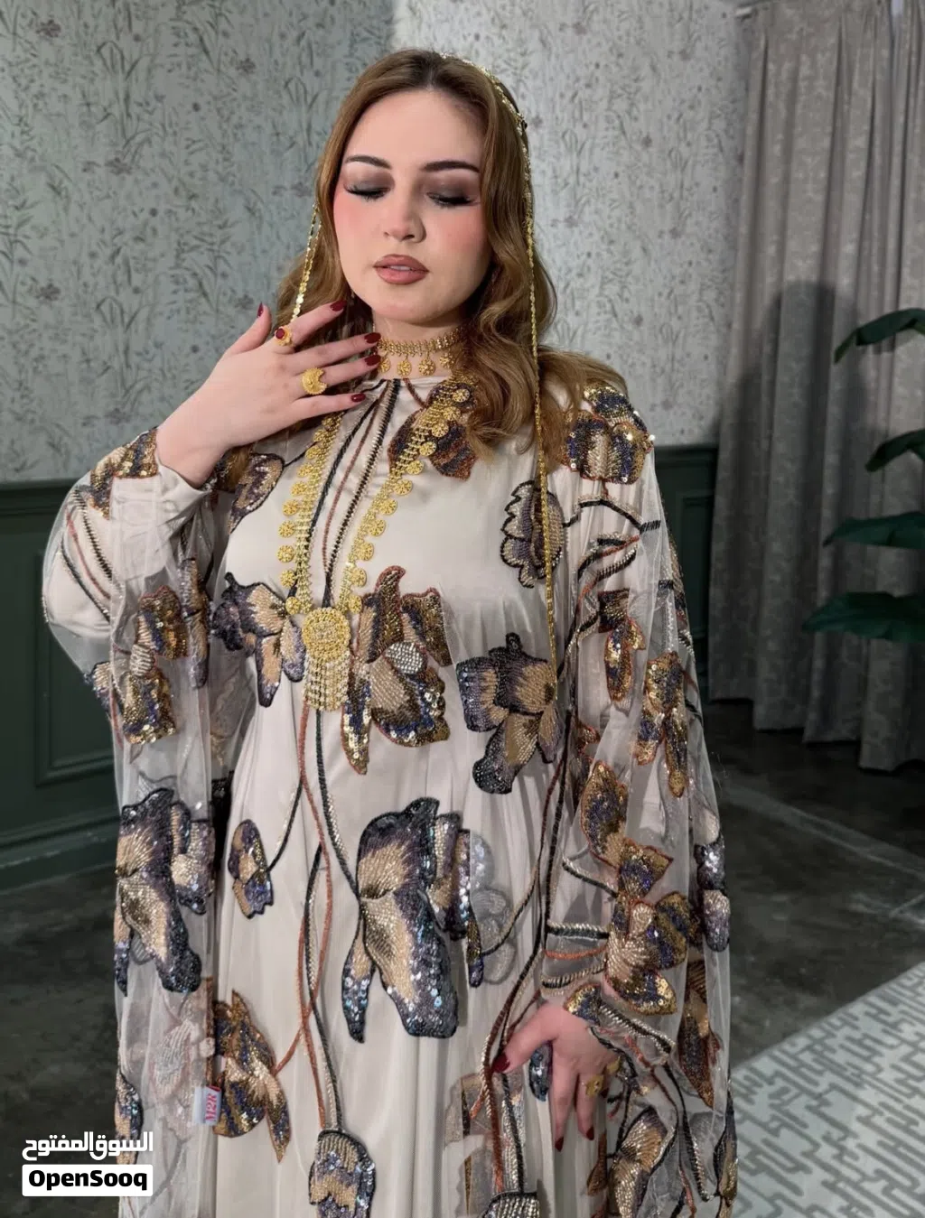 ايجار لبس بحريني