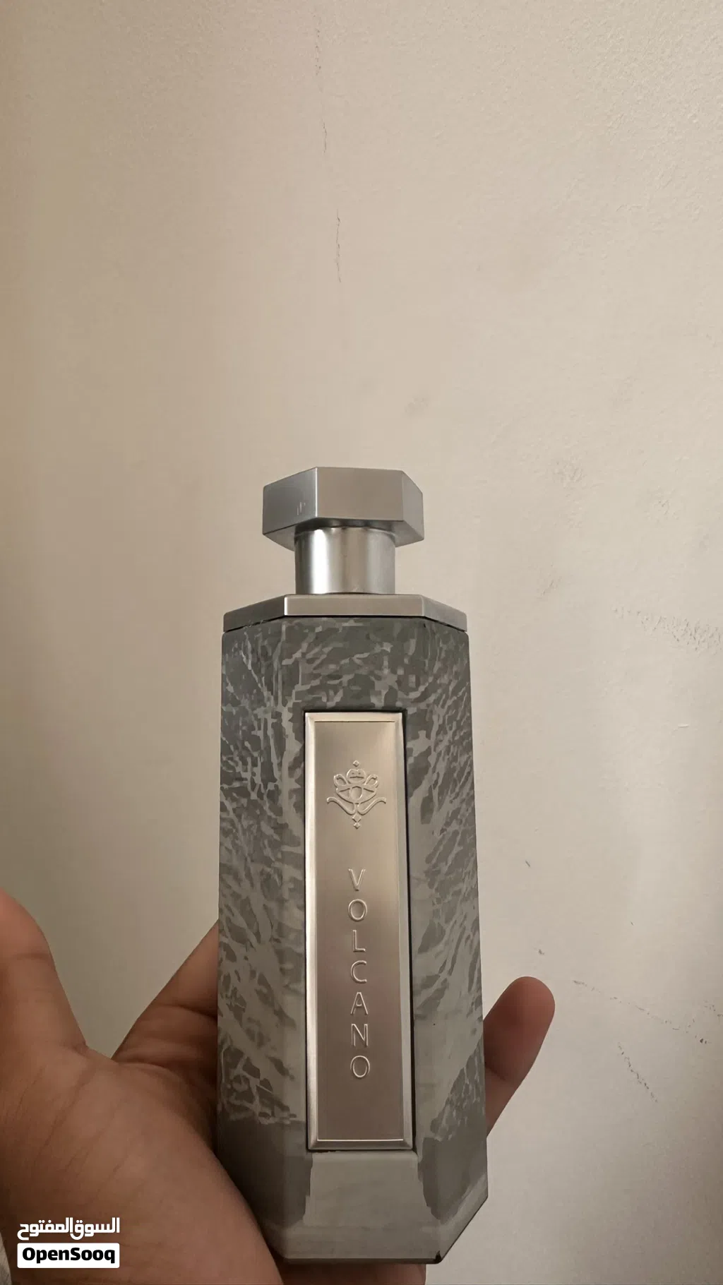 عطر ريف فالكون باقي فيه 40 مل عطر خشبي عودي