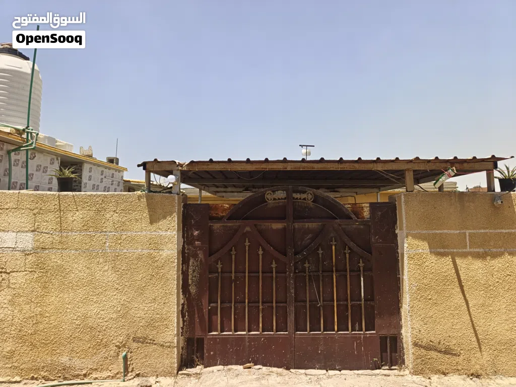 بيت تجاوز للبيع قريب جدا ع الشارع العام في بوب الشام