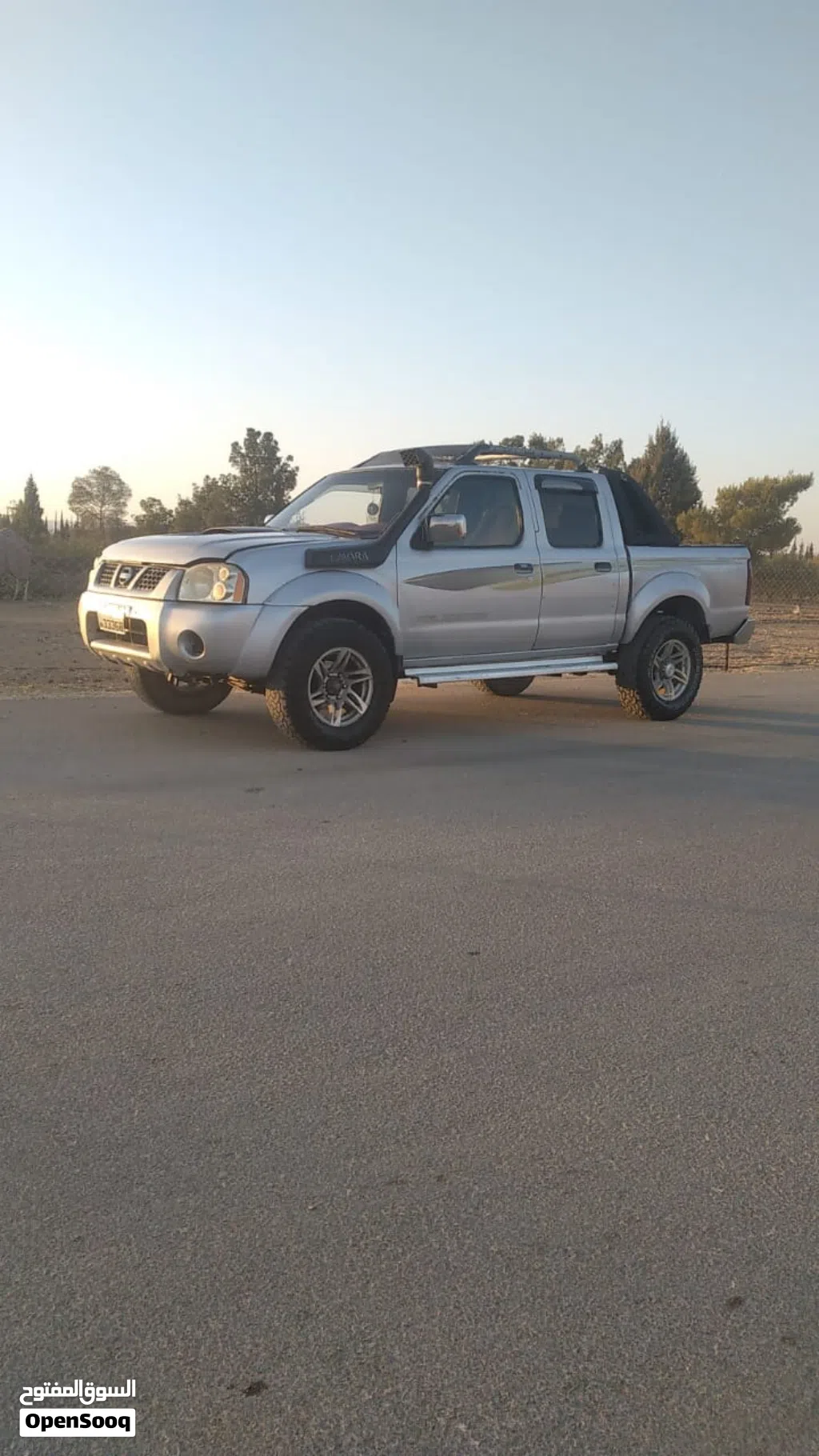 نيسان نافارا LE