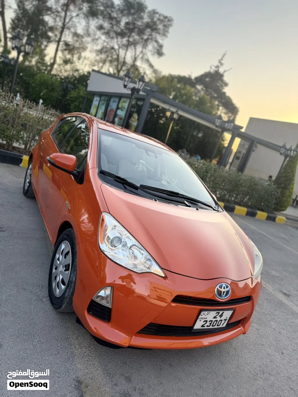 تويوتا بريوس Prius C