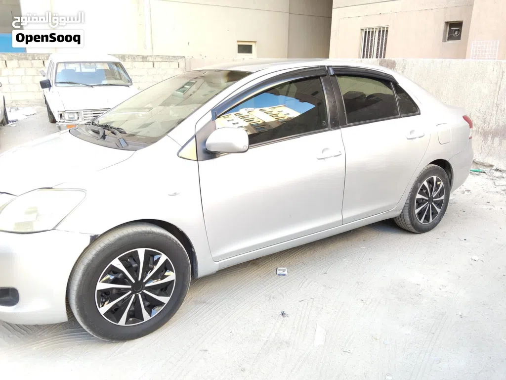 Toyota Yaris E