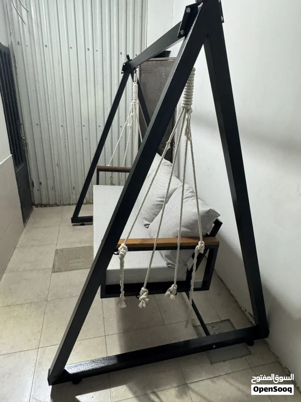 مرجيحة ثلاثية كبيرة